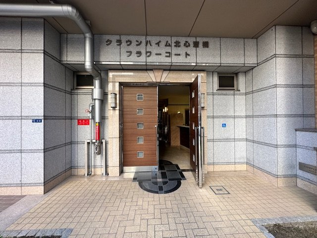 クラウンハイム北心斎橋フラワーコートのエントランス