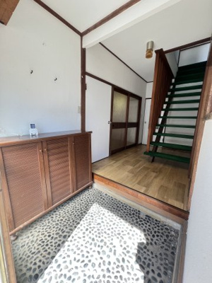 【玄関】 | 大野町４丁目貸家005