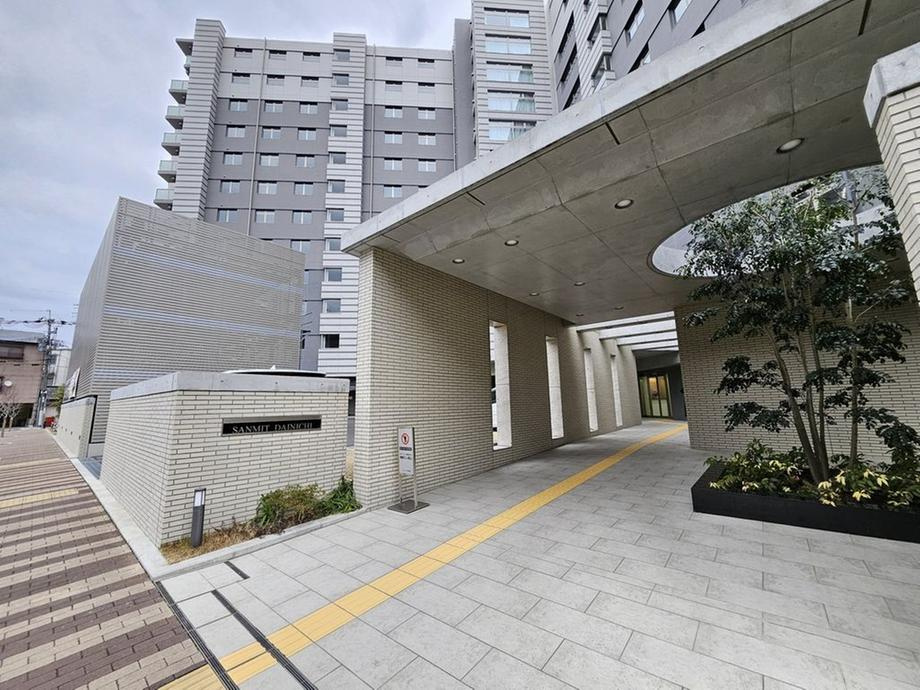 サンミット大日のエントランス|■物件内覧・資金計画相談・住宅ローン相談、リフォーム相談、お問合せ受付中■
※当日・翌日のご内覧、ご相談はお電話でのお問合せがスムーズです！