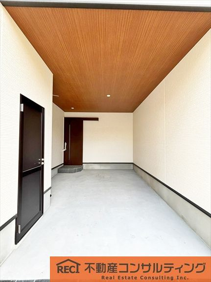 神戸市灘区新在家南町5丁目　新築戸建の駐車場