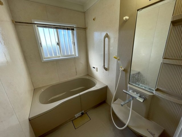 館山市神余　中古戸建の浴室