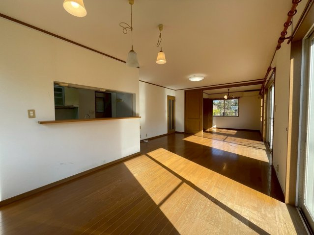 館山市神余　中古戸建の居間・リビング