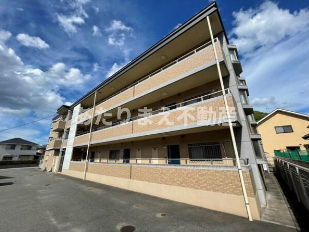 アンバーサルMの外観