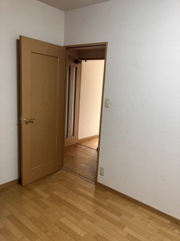 ６４９８０　ファミール長良ヶ丘の洋室