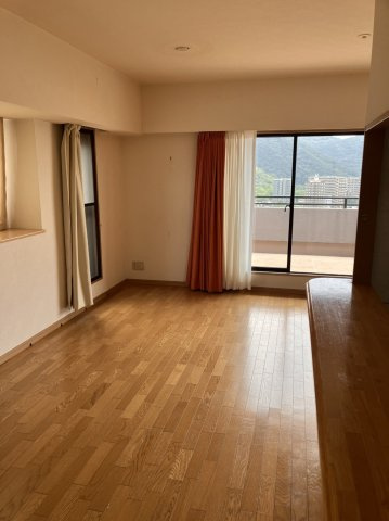 ６４９８０　ファミール長良ヶ丘の居間・リビング