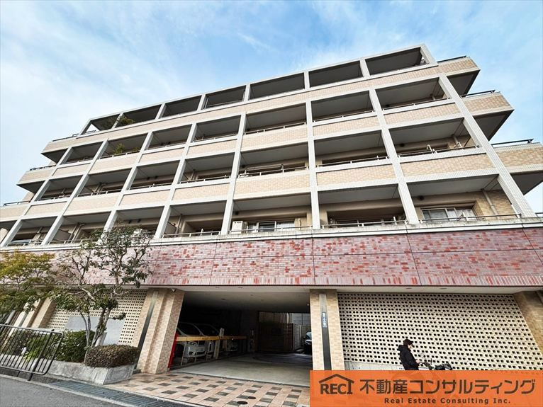 ロイヤル西宮中央公園の外観