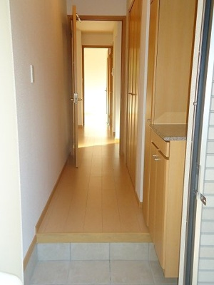 【玄関】 | ガーデンステレイタ | きれいな玄関です