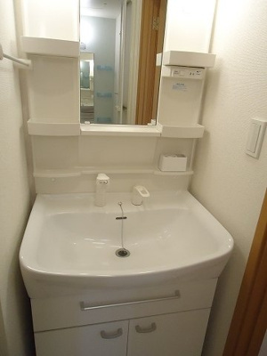 【洗面所】 | ガーデンステレイタ | 広い洗面スペース