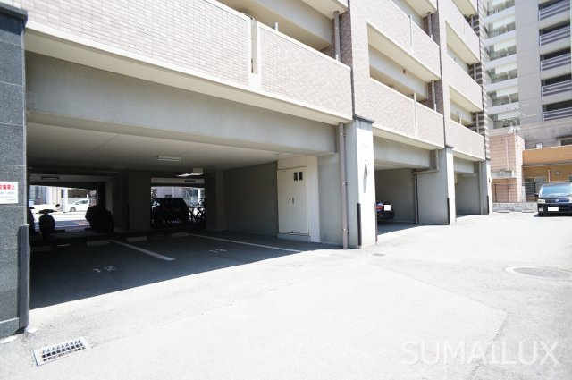 熊本市中央区呉服町２丁目の賃貸マンションの駐車場