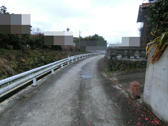 大山町名和売土地の前面道路含む現地写真