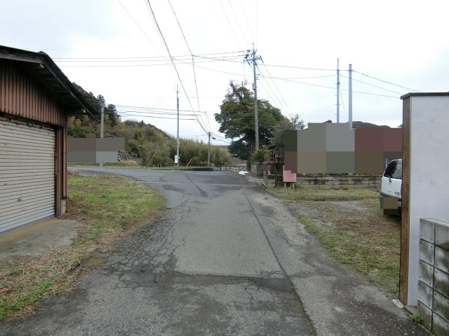 大山町名和売土地の前面道路含む現地写真