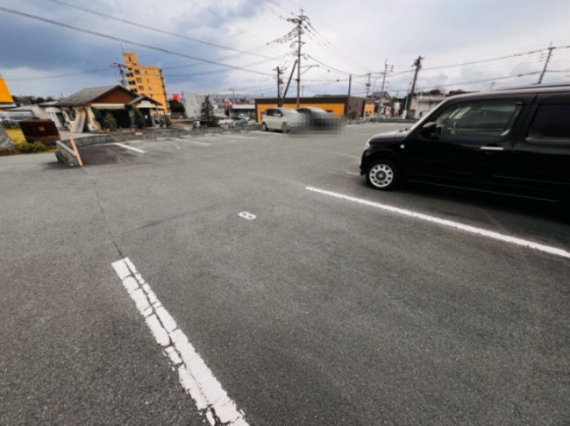 ブランカーサの駐車場