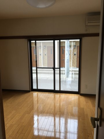 グレイス参番館の居間・リビング