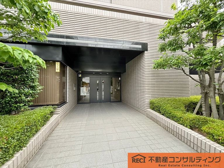 レックスラフィーナ西宮北口のエントランス