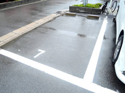 【駐車場】 | ハイカムール　A棟