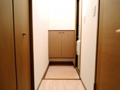 【玄関】 | ハイカムール　A棟