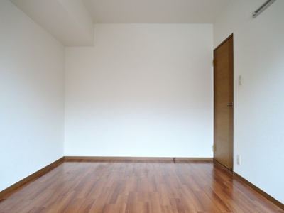 【洋室】 | ハイカムール　A棟