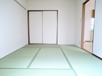 【寝室】 | ハイカムール　A棟