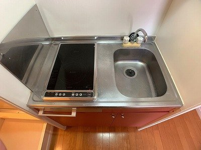 レオパレス南ひばりガ丘のキッチン|コンパクトなキッチンで掃除もラクラク
