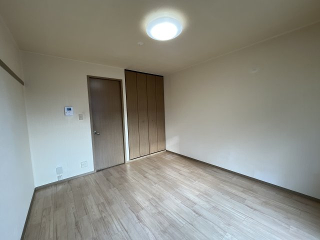 ハイツ緑苑の洋室