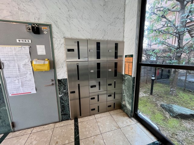 祝　成約済み　セレナハイム八王子　八王子市　中古マンションのその他共用部分|宅配ボックス付きです。～仲介手数料無料☆八王子ひなた不動産～セレナハイム八王子
