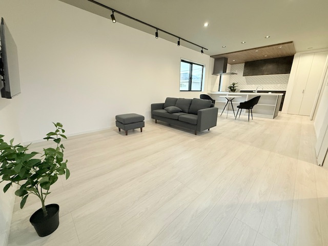 明石市港町新築戸建の居間・リビング