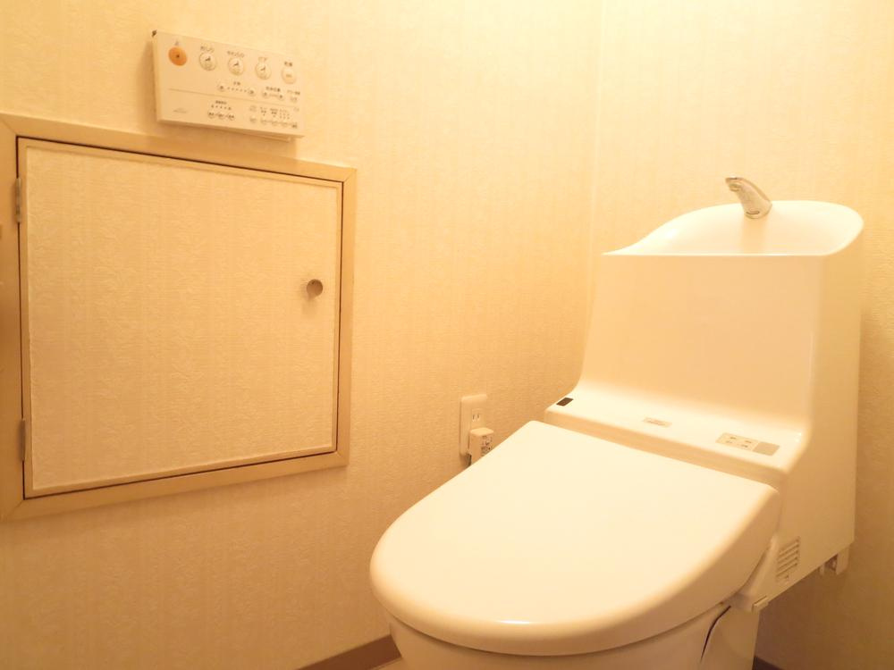 メロディーハイム守口のトイレ|温水洗浄便座
■物件内覧・資金計画相談・住宅ローン相談、リフォーム相談、お問合せ受付中■
※当日・翌日のご内覧、ご相談はお電話でのお問合せがスムーズです！