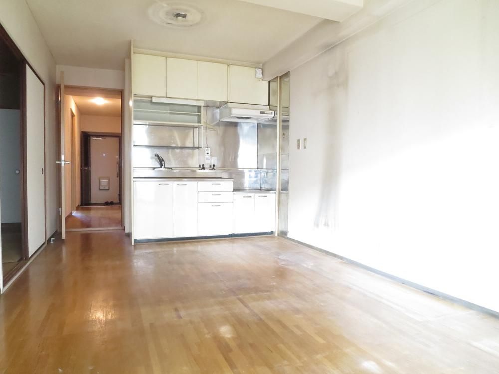 メロディーハイム守口のキッチン|LDK10.5帖
■物件内覧・資金計画相談・住宅ローン相談、リフォーム相談、お問合せ受付中■
※当日・翌日のご内覧、ご相談はお電話でのお問合せがスムーズです！