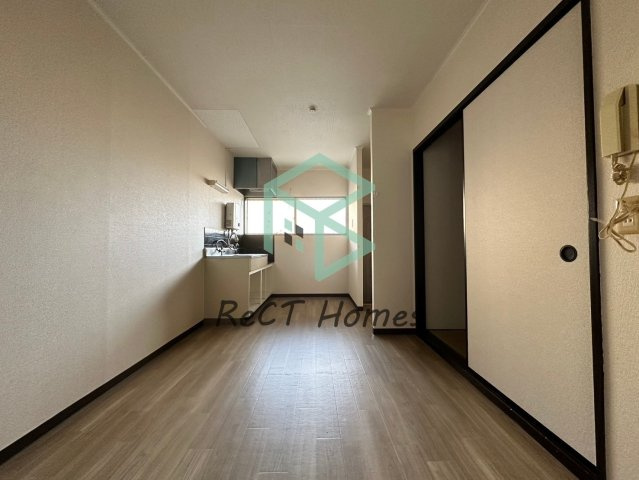 ブライス神子岡前の居間・リビング