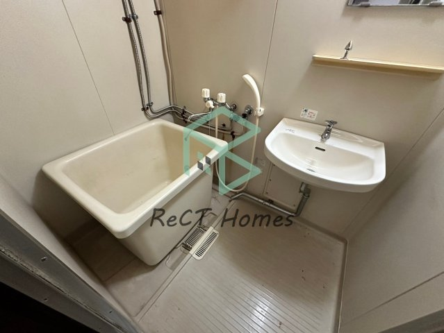 ブライス神子岡前の浴室