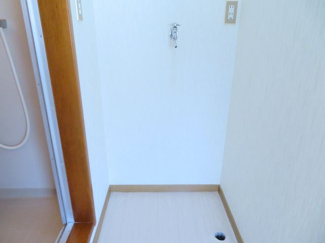 【設備】 | ベルシャイン柏原 | 室内洗濯機置場