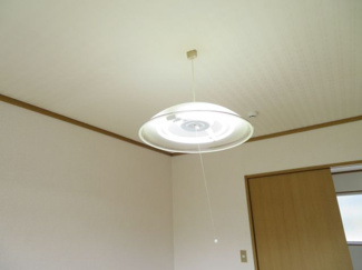 【設備】 | ベルシャイン柏原 | 洋室の照明器具