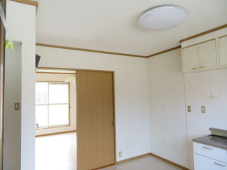 【設備】 | ベルシャイン柏原 | ＤＫの照明器具