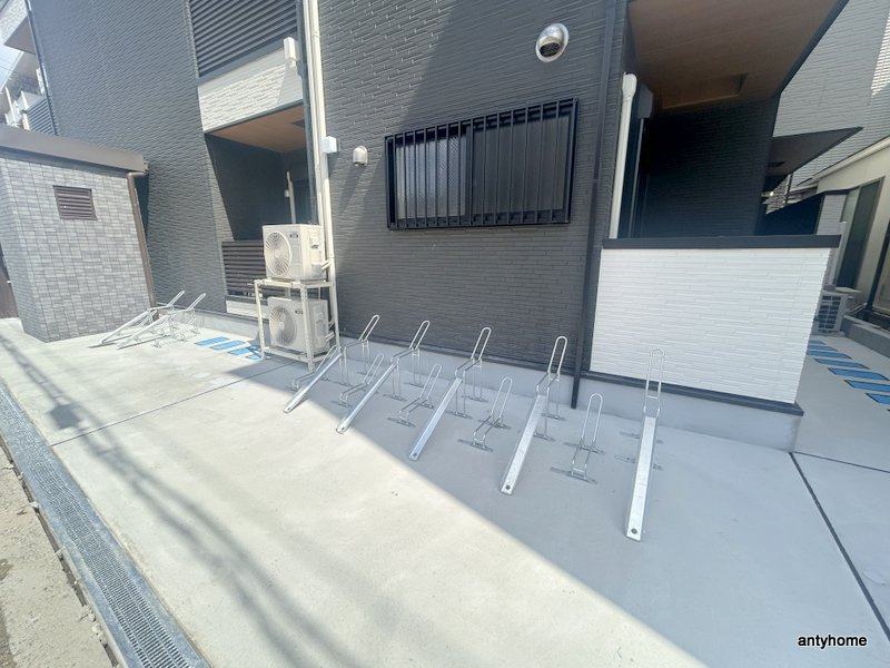 Biscuss Foresta Sakuranomiya　仲介手数料無料の駐車場
