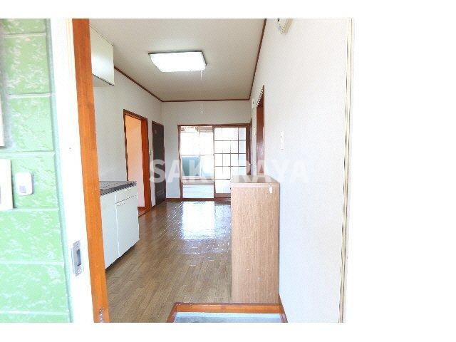 永倉コーポ2号棟の玄関|現況と異なる場合がございます。