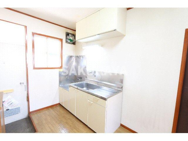 永倉コーポ2号棟のキッチン|現況と異なる場合がございます。