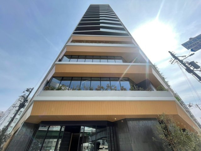 コンフォリア・リヴ本町WEST　Qの外観