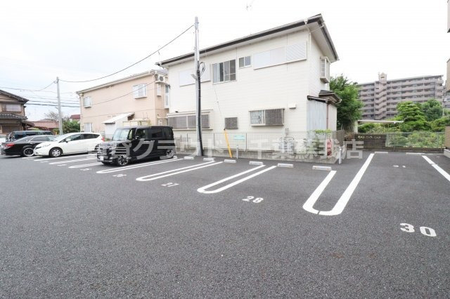 メゾンエミールドゥの駐車場|駐車場に車を止められます
