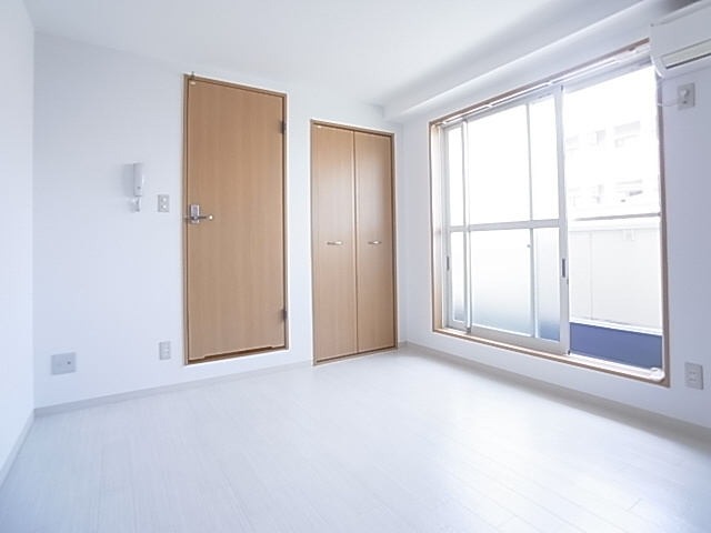 神戸市須磨区松風町５丁目の賃貸マンションの居間・リビング|室内