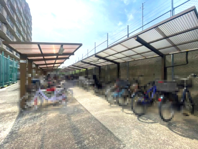【価格改定】シャルマンコーポ神足の駐輪場|敷地内駐輪場