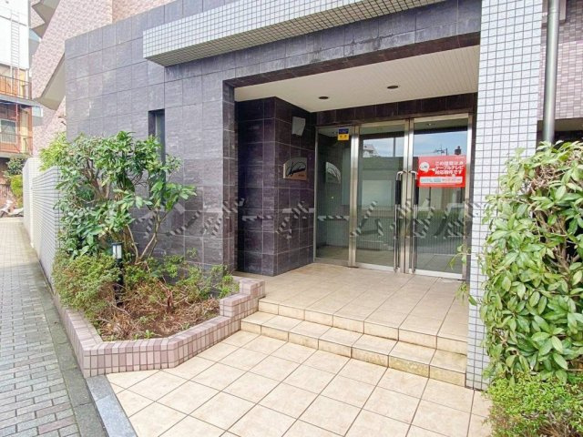 【仲介手数料：50％OFF】対象物件！のエントランス|落ち着いたエントランスです