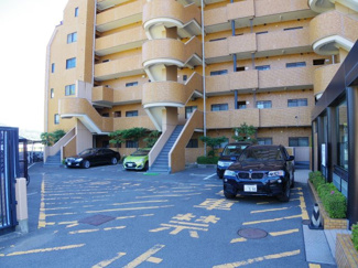 【駐車場】
