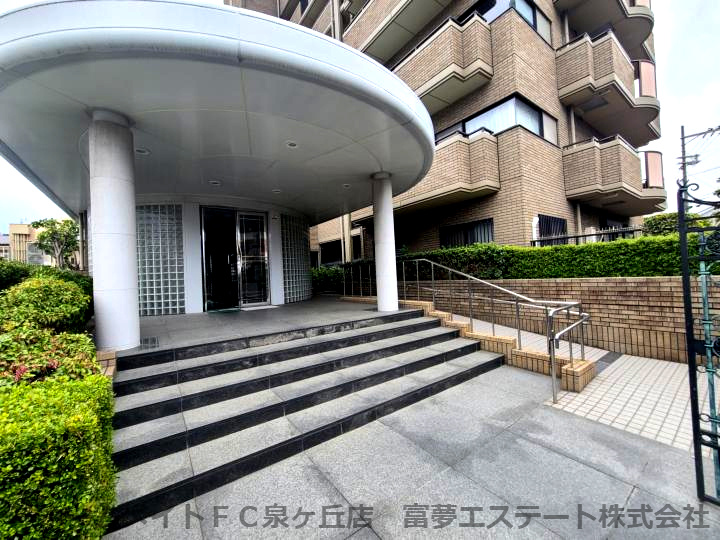 イトーピア泉北深井のエントランス
