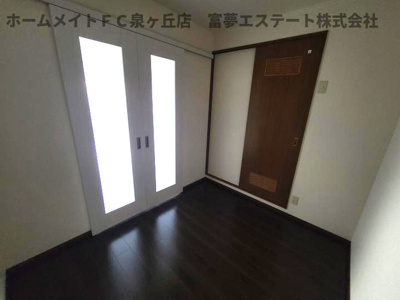 【洋室】 | イトーピア泉北深井 | 6帖洋室　リビングと洋室の間仕切りを閉めたとき