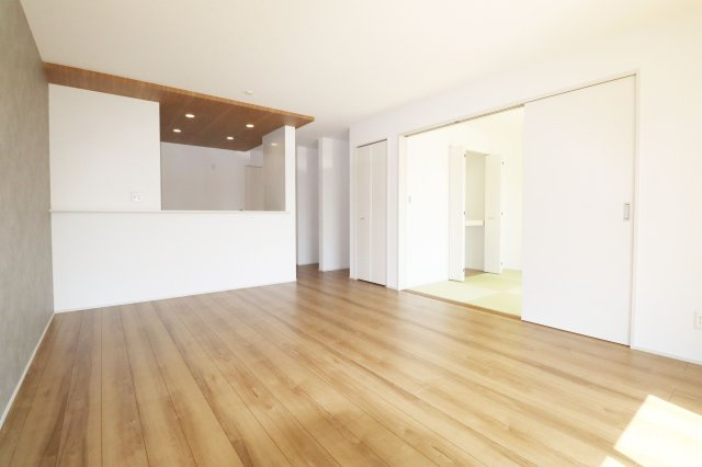 郡山市南２丁目　　　　1号棟　　　安積１小学校、安積中学区の居間・リビング