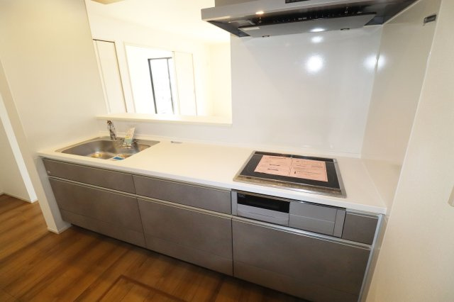 郡山市南２丁目　　　　1号棟　　　安積１小学校、安積中学区のキッチン