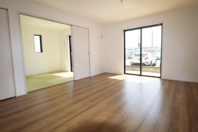 郡山市南２丁目　　　　1号棟　　　安積１小学校、安積中学区の居間・リビング