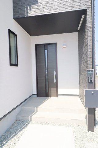 郡山市南２丁目　　　　1号棟　　　安積１小学校、安積中学区の玄関