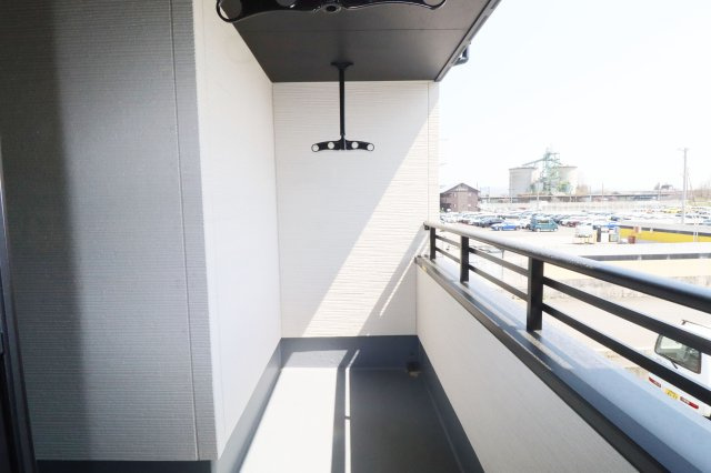 郡山市南２丁目　　　　1号棟　　　安積１小学校、安積中学区のバルコニー