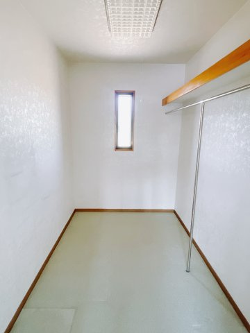 【中古戸建】佐波郡玉村町の収納|■ウォークインクローゼット